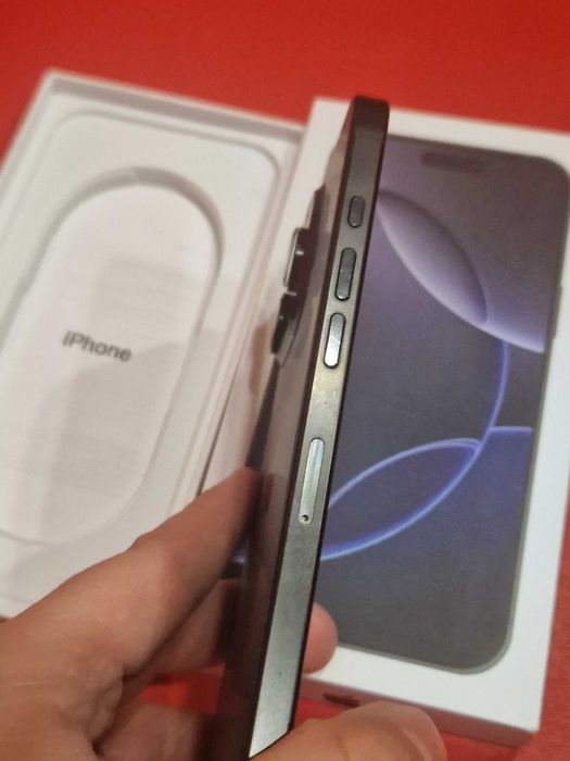 Мобiльний телефон Iphone 16 pro max.Нюанси в опиci.