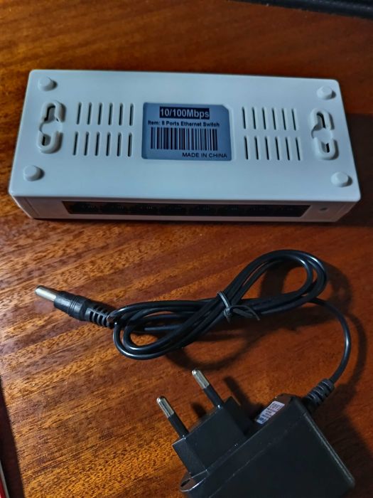 Swith 8 portas RJ45 marca Gigabit