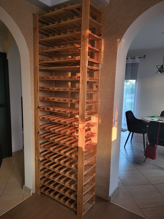 Stojak na wino drewniany