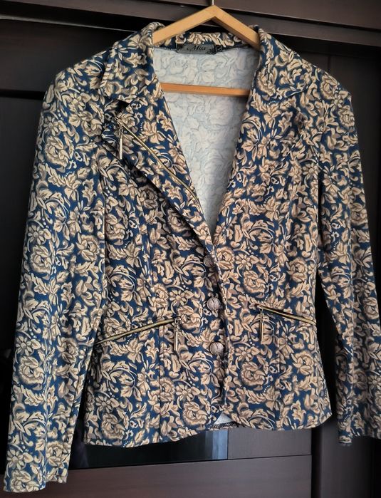 Жіночий трикотажний піджак