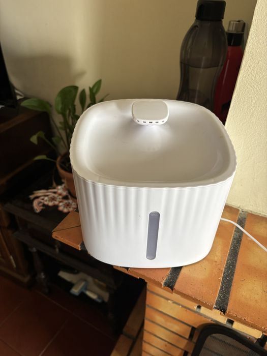 Dispensador de água para gatos