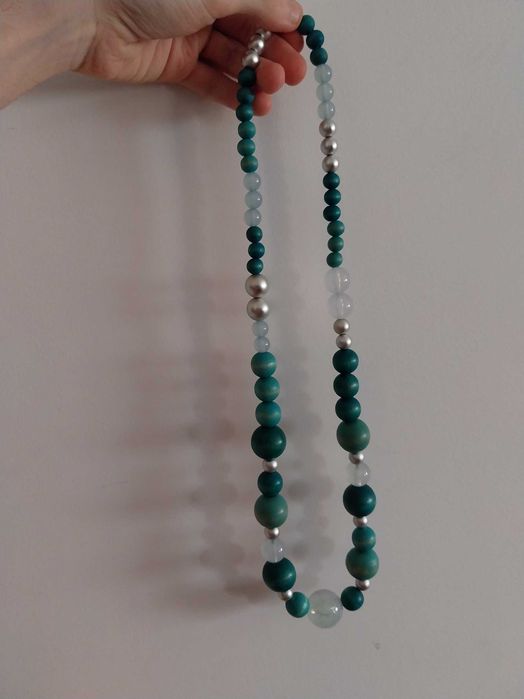 Colar de pérolas, azulado e turquesa