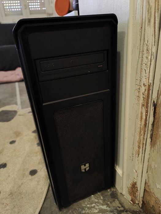 PC Tower446703963557089281