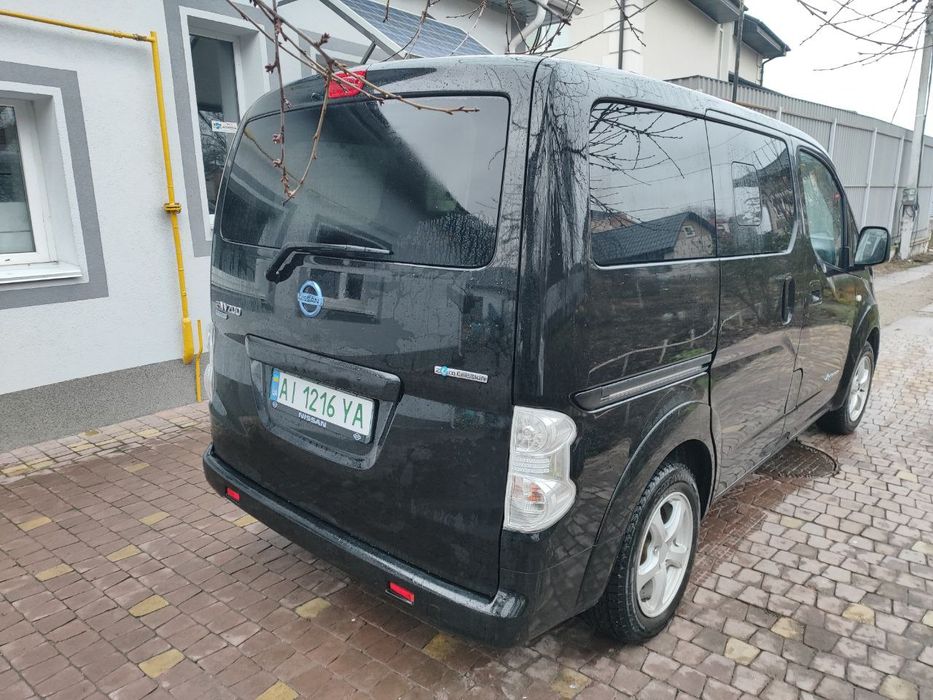 Електроавтомобіль NISSAN E-NV 200