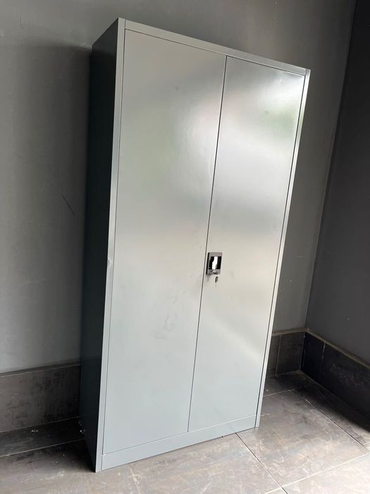 szafa na dokumenty metalowa do biura piwnicy warsztatu zaplecze