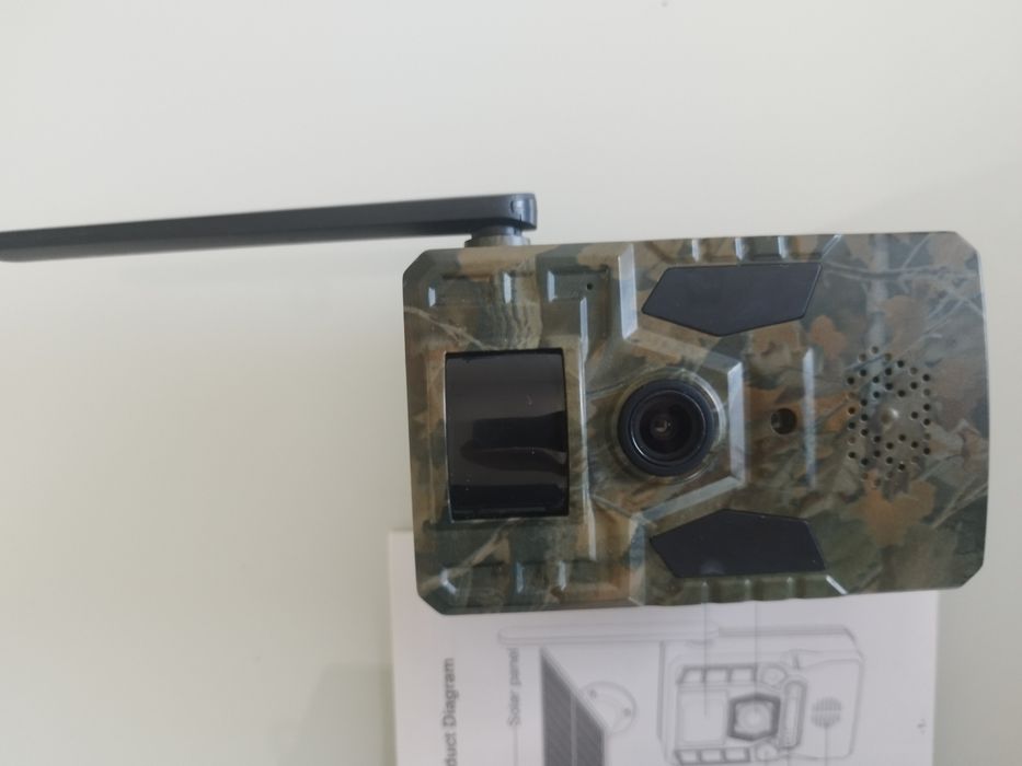 câmara de caça e vigilância com painel solar e conectividade 4G
