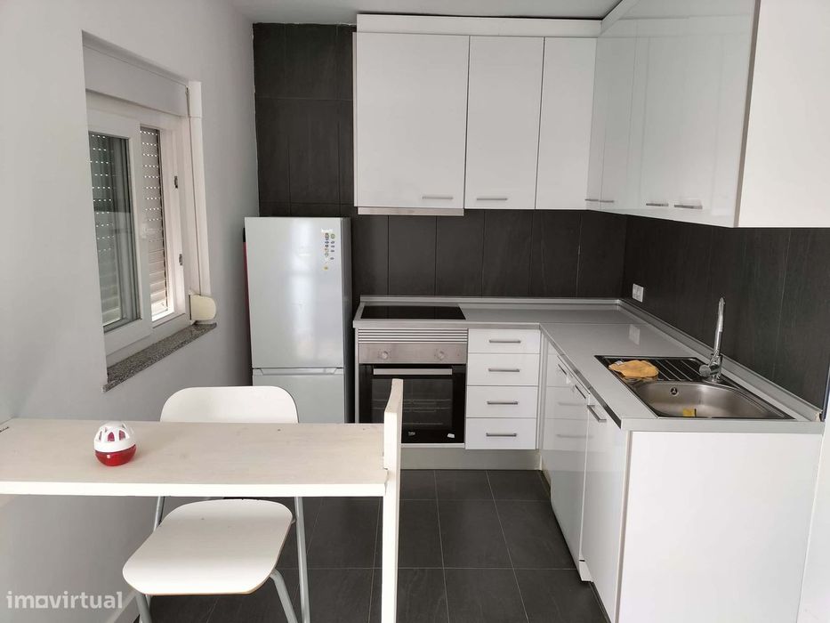 Apartment with terrace in Rua de Pedro Hispano, Porto