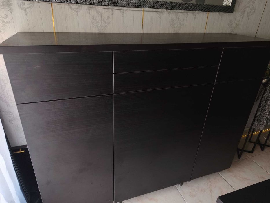 Móvel aparador preto
