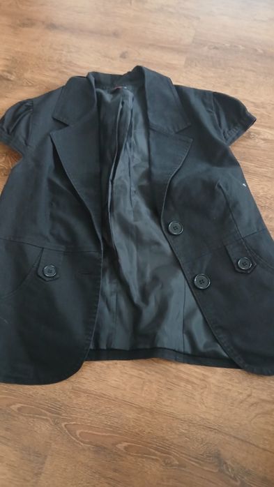 Marynarka z  krótkimi  rękaw