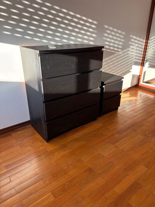 Mesa de cabeceira e cómoda