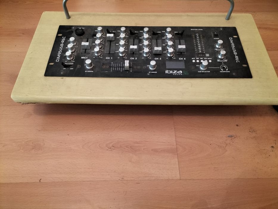 Colunas de Som Range 400W + Mesa Mistura