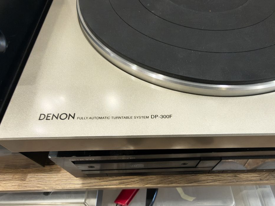 Gramofon denon DP 300F
