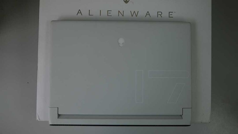 Dell Alienware x17 R1  i7 -11800H 32 gb  1 Tb SSD RTX 3070   17.3  IPS 360 Hz Face Id