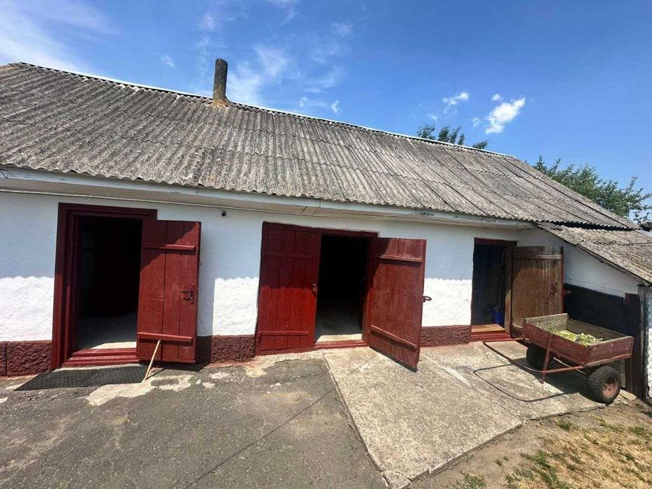 Продам доглянутий будинок по київській трасі