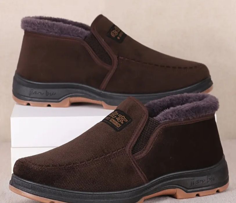 Ботинки кроссовки  теплые.