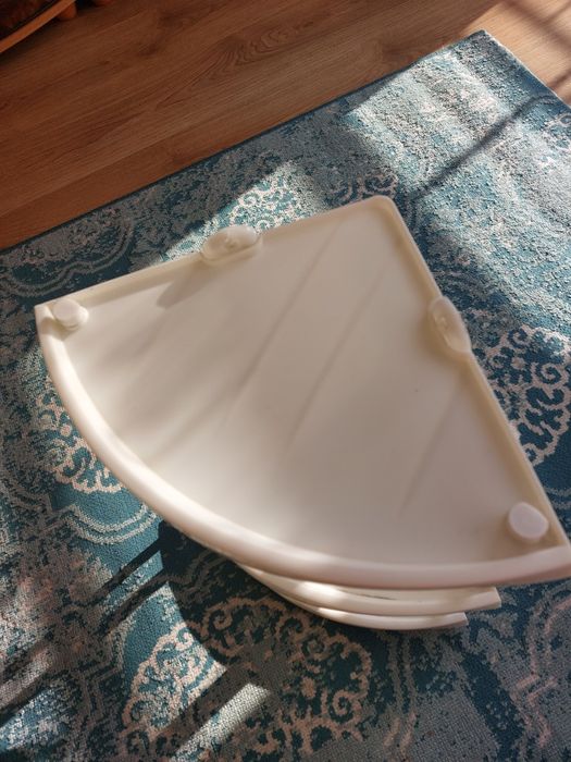 Półki plastikowe narożne