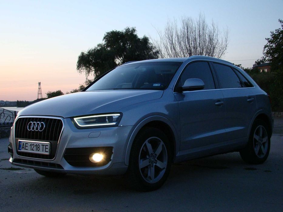 Продам  AUDI  Q3