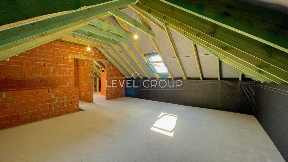 Продаж двоповерхового будинку в с. Іванковичі Київська область