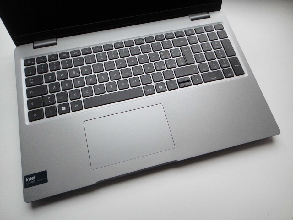 Dell Precision 3591 Ultra 7 165H RTX 2000 Ada (4060 RTX 8Gb) 4G LTE