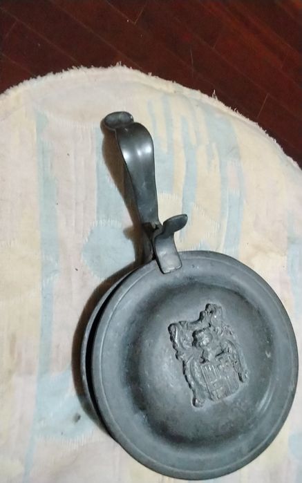 Peça em estanho muito antiga