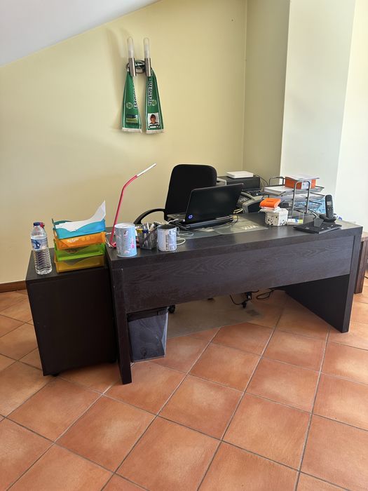 Secretaria Ikea preta