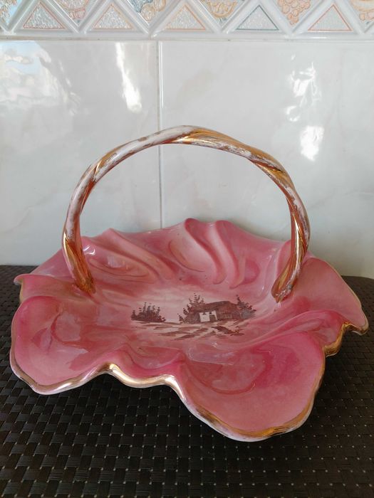 Pink fruit bowl with handle