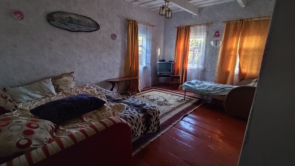 Садиба біля річки Десна. Село Лебедівка.