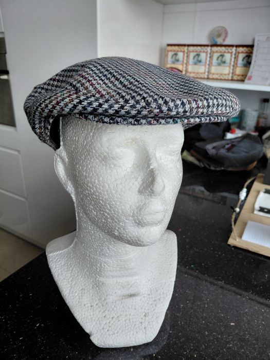 Kaszkiet beret z Włoch z wełną 57