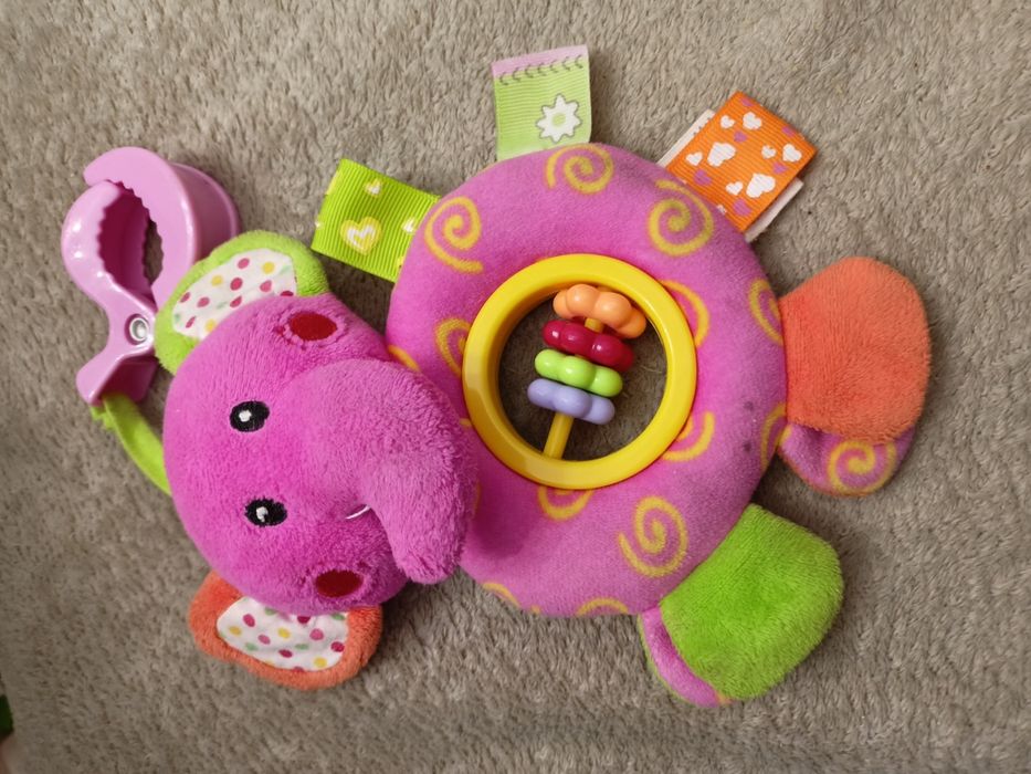 Zabawka dla niemowlaka grzechocząca