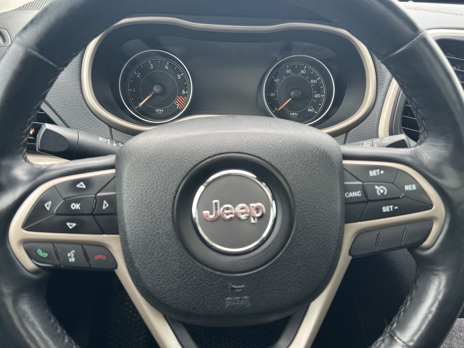 Джип Чероки 2015, 2.4 газ бензин