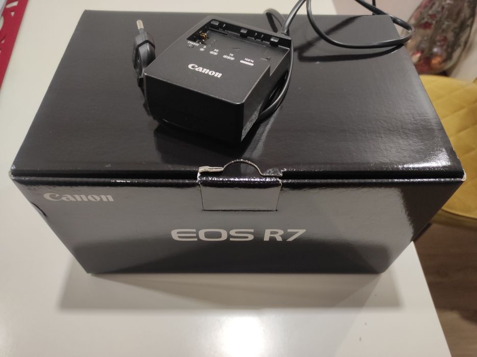 Canon R7 (corpo)