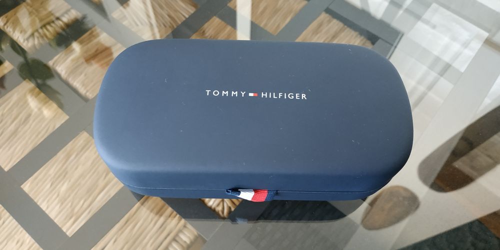 Vendo óculos de sol Tommy Hilfiger novos