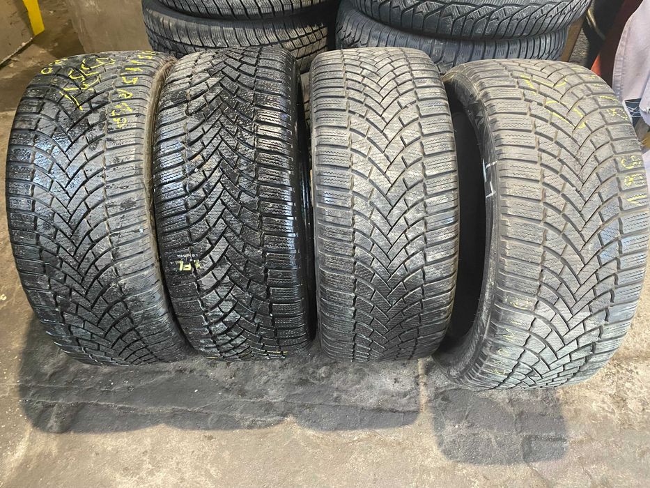 235/45R18 Cztery używane opony zimowe Bridgestone