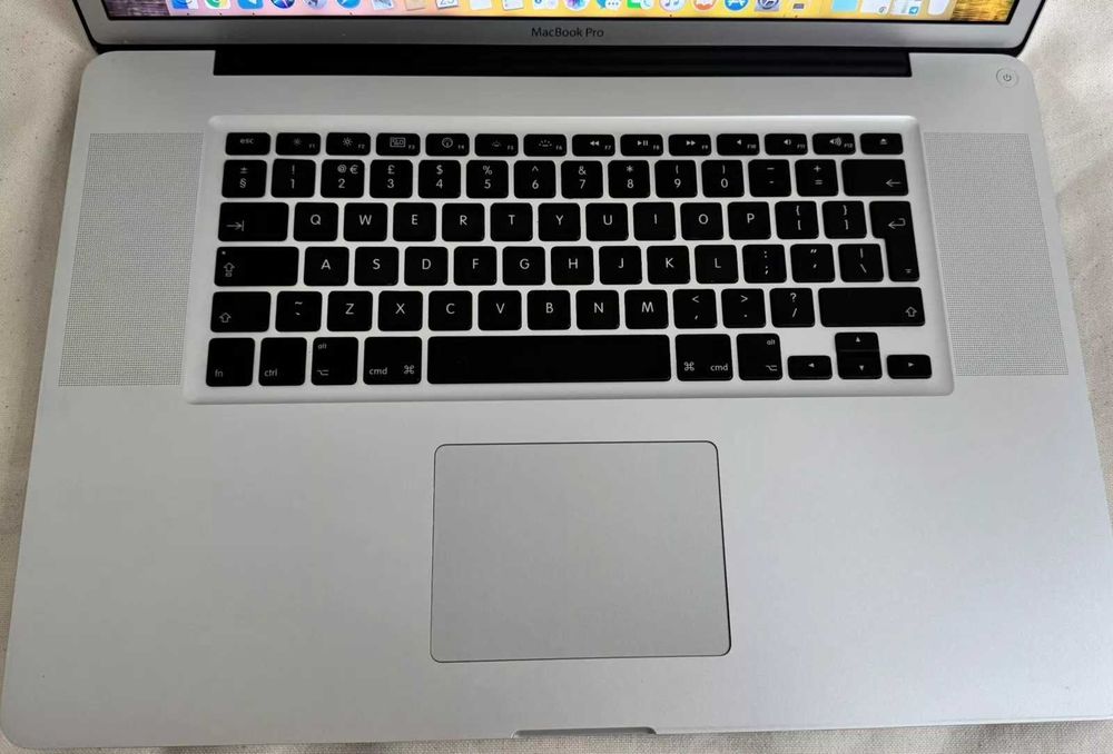 MacBook Pro 17” | 16GB RAM | 256GB SSD | Impecável Final Cut Pro