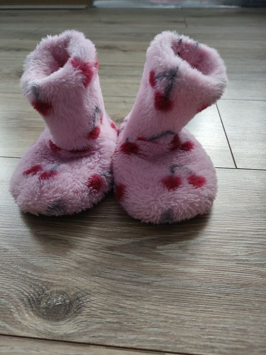 Kapcie dla dziewczynki r.22/23