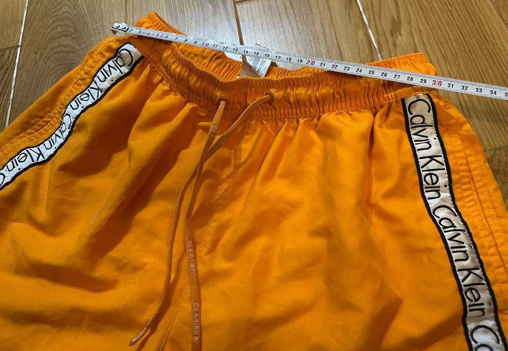 Помаранчеві плавальні шорти Calvin Klein розмір S