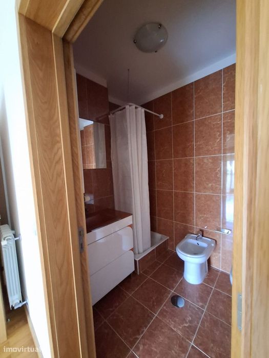 Apartamento para Arrendamento em Excelente Estado
