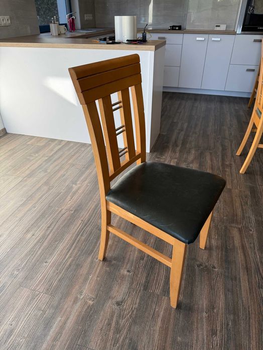 Stół z 6ma krzesłami