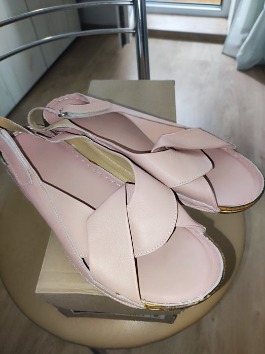 Босоніжки жіночі