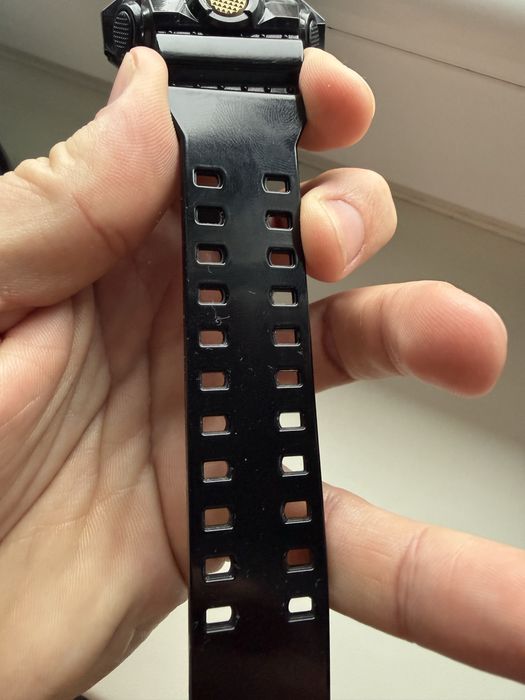 Casio G-shock GA-710GB-1AER