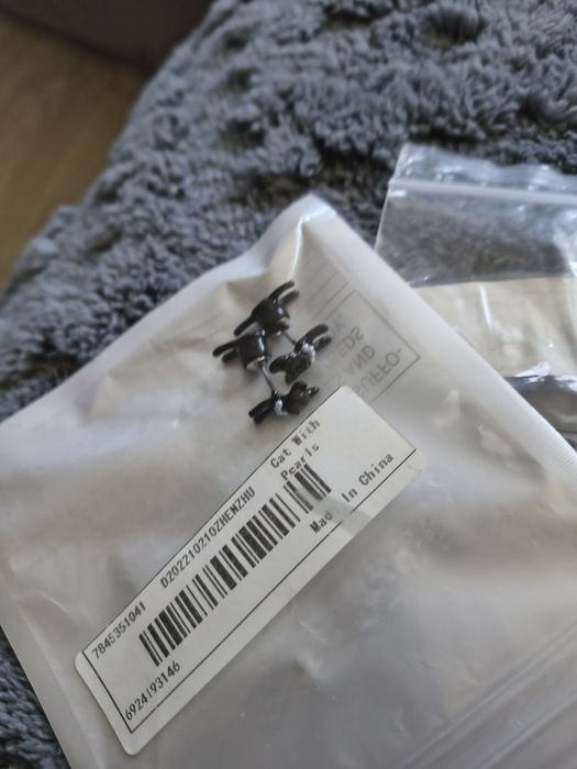 Kolczyki pies  z koralami