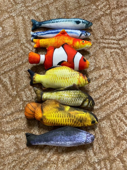 Іграшки для котика рибки з мʼятою