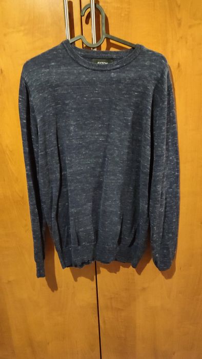 Grafitowy sweter Bytom rozmiar M
Długość 67 cm
Szerokość pod pachami 5