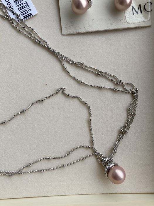 Colar e brincos Monet bijuteria novos. Em metal prateado com perolas