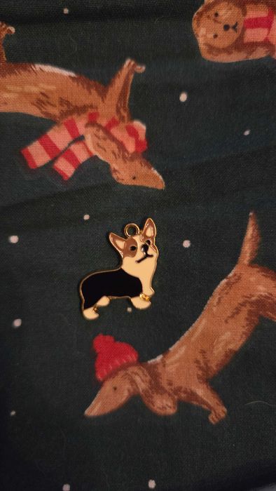 Pies corgi zawieszka naszyjnik