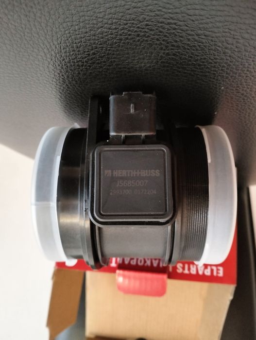 Розходомір повітря Mitsubishi Outlander Citroen Crosser Peugeot 4007