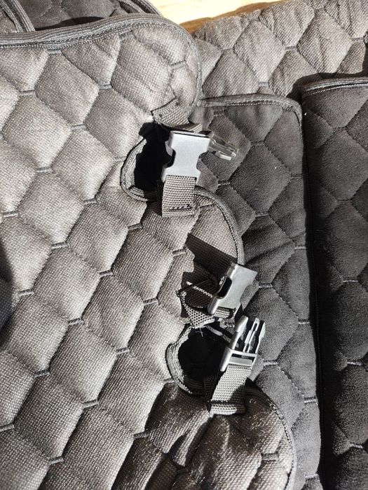 Накидки на сидіння автомобіля універсальні