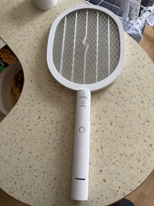 Elektryczna packa lapka na muchy