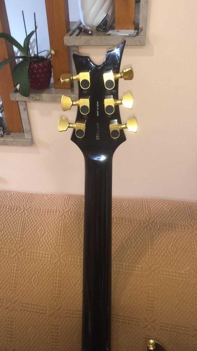 Guitarra Dean Hardtail Made in Japan com hardcase