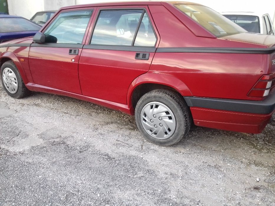 Alfa Romeo 75 - peças.